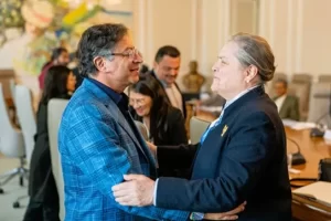 Clara López quiere representar al progresismo en las elecciones: “Petro no ha dado una señal para decir quién es su candidato”