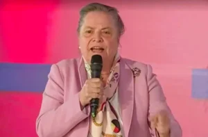 “Consejo de Estado se está politizando al adoptar decisiones que no permiten sacar adelante el Estado Social de Derecho ni las garantías y finalidades sociales establecidas en la Constitución”: candidata Clara López