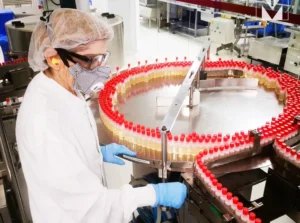 Gobierno nacional garantiza recursos por más de $423 mil millones para construcción de planta de producción de medicamentos en Colombia