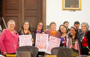 Con ponencia de la congresista Clara López, Comisión Primera del Senada aprobó por unanimidad prohibición de mutilación genital femenina: un avance histórico en derechos humanos
