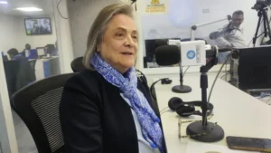 “Si me enfrento a Paloma Valencia en segunda vuelta, será un contraste total de proyectos”: Clara López