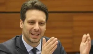 «A Noboa le han dicho sus jefes políticos desde Miami: tienes que complicar la elección de Iván Cepeda»: excanciller ecuatoriano Guillaume Long