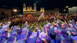Iván Cepeda cerró campaña en Bogotá con una Plaza de Bolívar totalmente colmada y un mensaje de optimismo y de triunfo