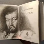 A propósito de una biografía novelada: el autor del boom latinoamericano que entendió la escritura como forma de responsabilidad histórica, renovación estética, compromiso político y sensibilidad crítica frente a la alienación moderna