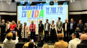 Exministra Clara López integra “Gabinete por la Vida” del Pacto Histórico, estructura política presentada por expresidente Petro y senador Cepeda