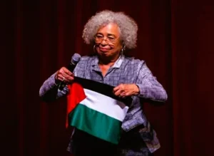 Angela Davis en la UNAM: esperanza, anticapitalismo y feminismo en tiempos de reacción global
