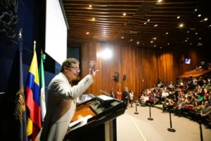 Petro en México: ‘tecnofascismo’, crisis climática y la disputa por el sentido democrático de América Latina